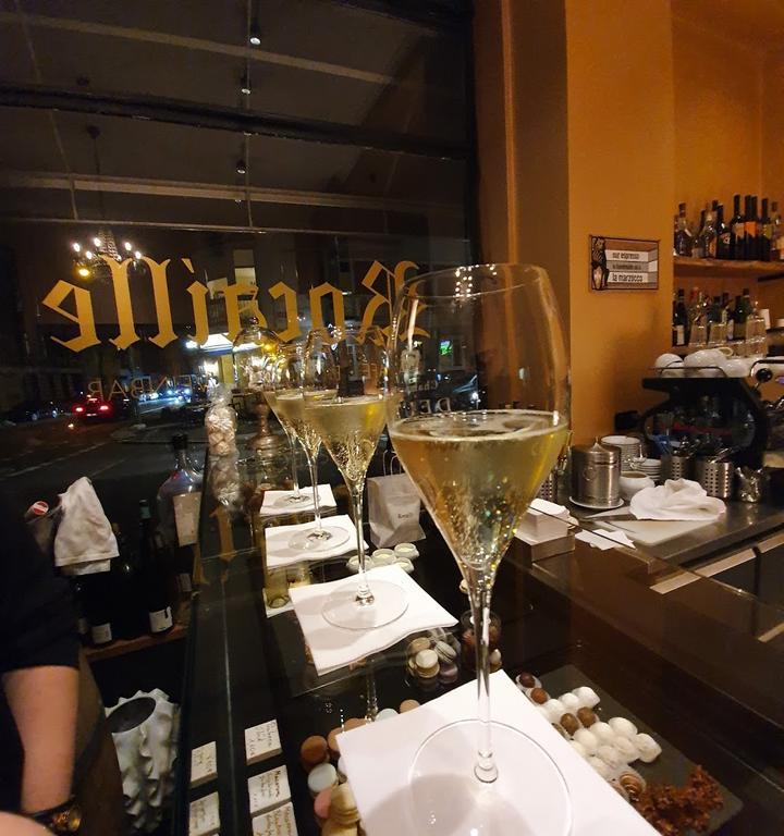 Rocaille Cafe Bistrot Wine Bar